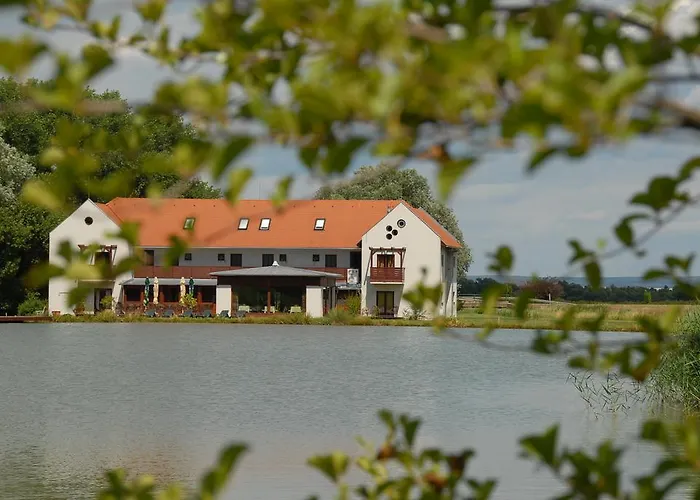 Natura Szálloda